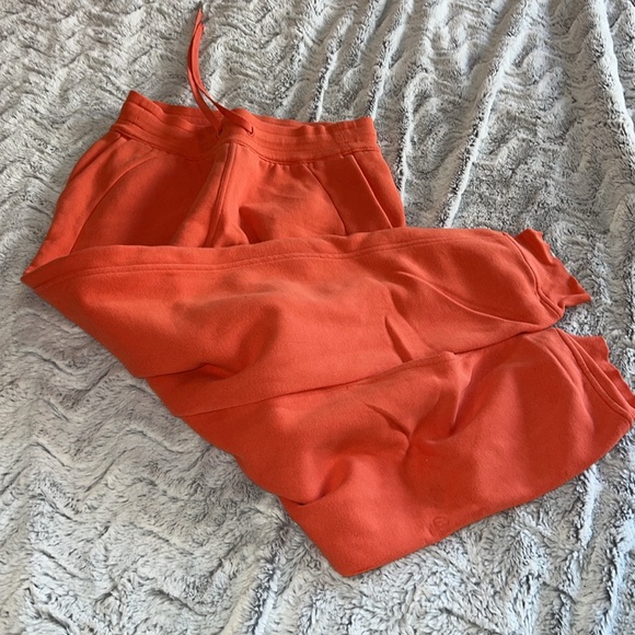 Lululemon Scuba High-Rise Jogger Warm Coral *Cotton, size 4 in EUC. - Picture 13 of 17